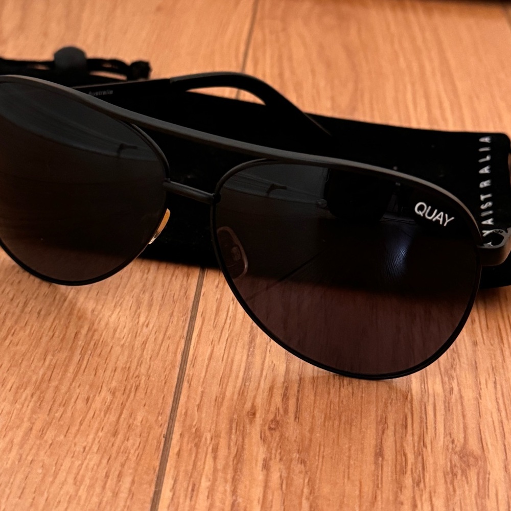 Quay Australian sunglasses - Picture 3 of 3